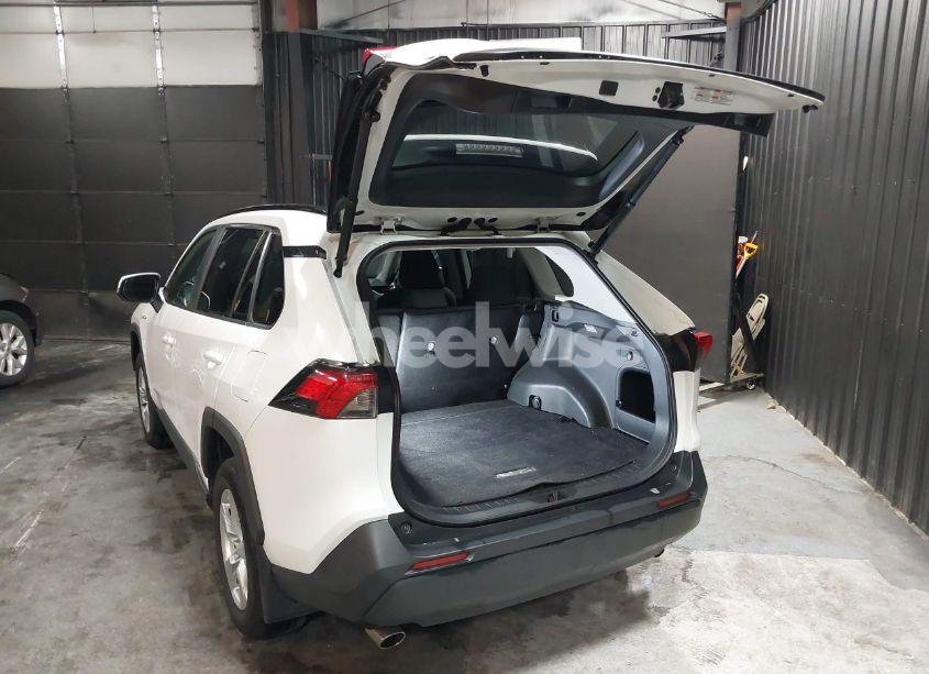 Photo 3 of 2020 Toyota Rav4 HYBRID XLE (VIN 2T3RWRFV1LW063475)