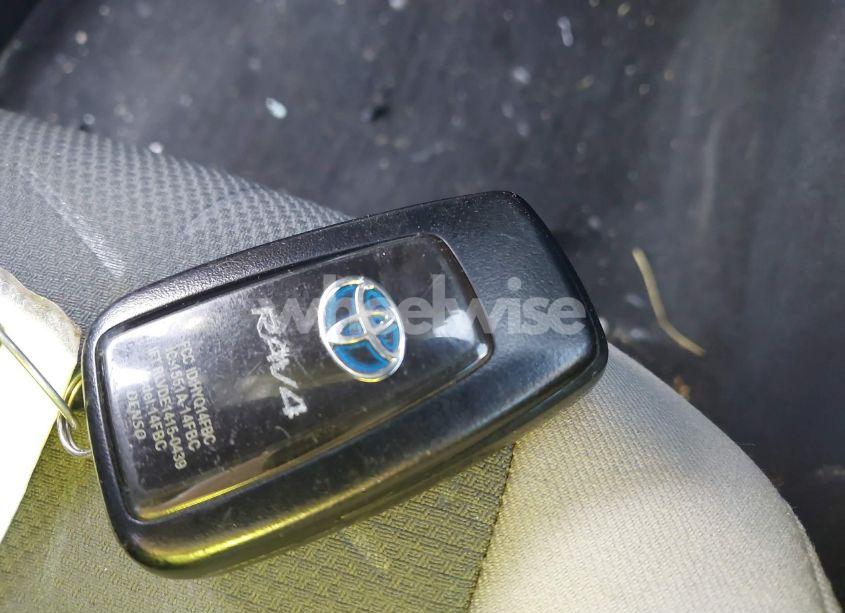 Photo 11 of 2020 Toyota Rav4 HYBRID XLE (VIN 2T3RWRFV1LW073648)