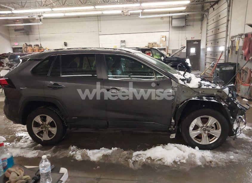 Photo 13 of 2020 Toyota Rav4 HYBRID XLE (VIN 2T3RWRFV1LW080177)