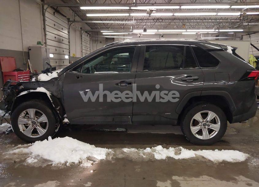 Photo 14 of 2020 Toyota Rav4 HYBRID XLE (VIN 2T3RWRFV1LW080177)