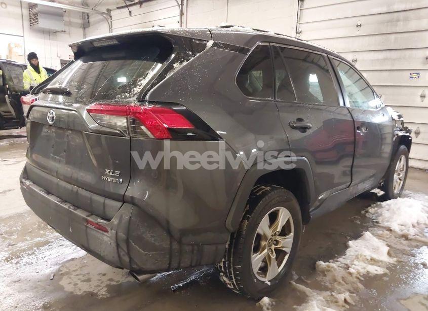 Photo 4 of 2020 Toyota Rav4 HYBRID XLE (VIN 2T3RWRFV1LW080177)