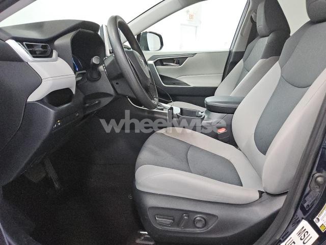 2024 TOYOTA RAV4 XLE (VIN 2T3RWRFV1RW217613) main photo