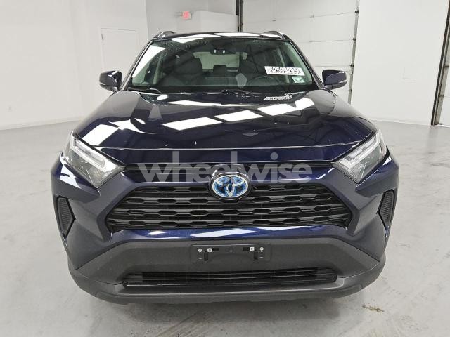 Photo 2 of 2024 TOYOTA RAV4 XLE (VIN 2T3RWRFV1RW217613)