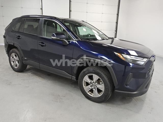 Photo 4 of 2024 TOYOTA RAV4 XLE (VIN 2T3RWRFV1RW217613)