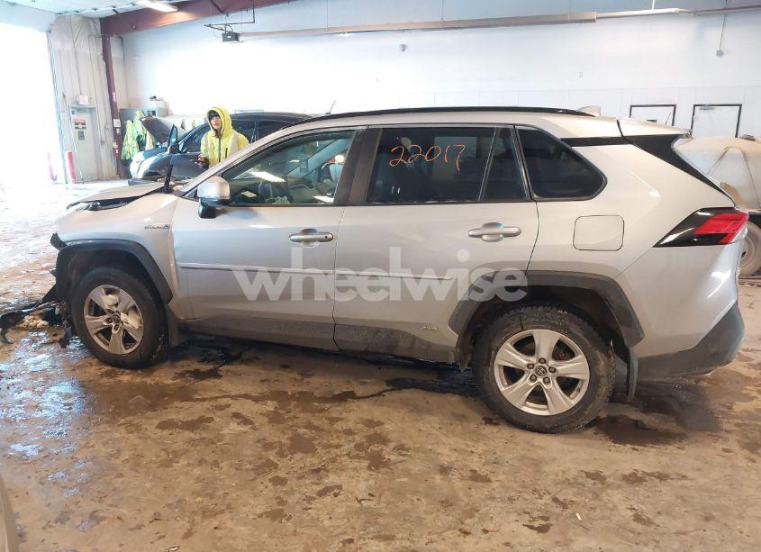 Photo 14 of 2020 Toyota Rav4 HYBRID XLE (VIN 2T3RWRFV2LW050105)