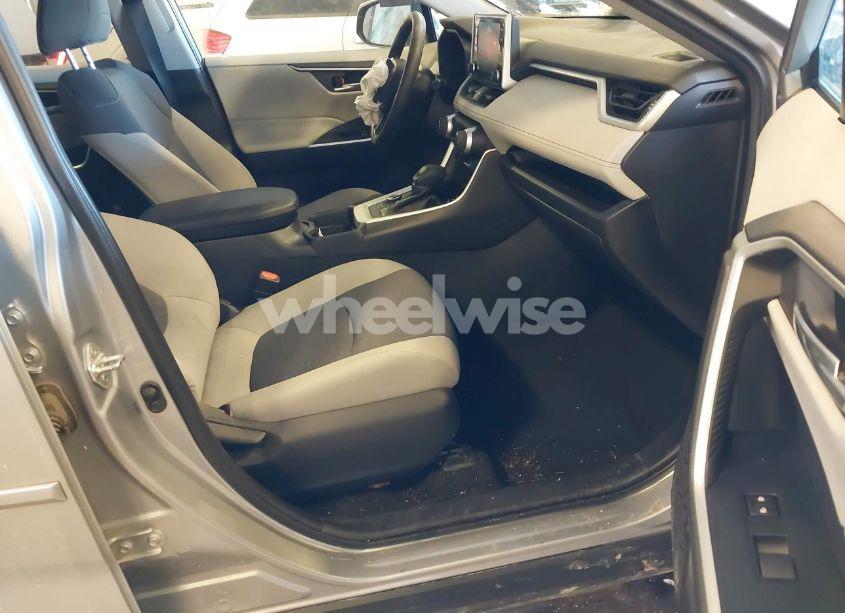 Photo 4 of 2020 Toyota Rav4 HYBRID XLE (VIN 2T3RWRFV2LW050105)