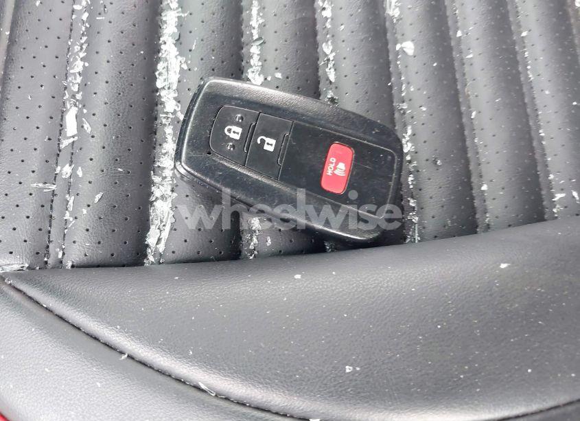 Photo 11 of 2020 Toyota Rav4 HYBRID XLE (VIN 2T3RWRFV2LW077305)