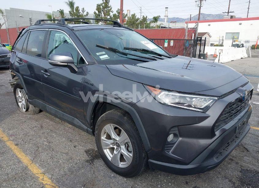 2021 Toyota Rav4 HYBRID XLE (VIN 2T3RWRFV2MW108442) main photo