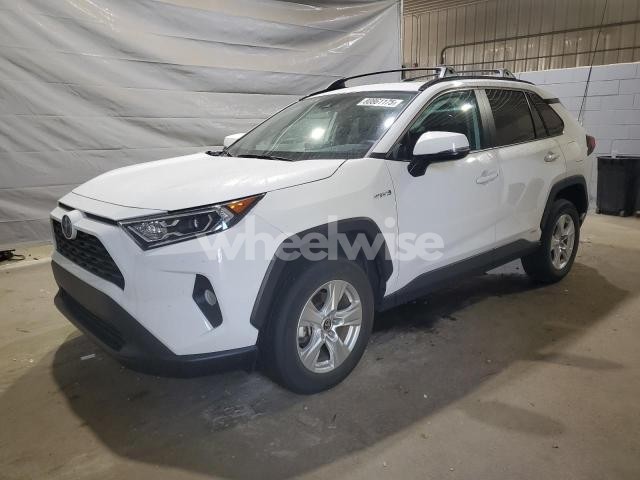 Photo 2 of 2021 TOYOTA RAV4 XLE (VIN 2T3RWRFV2MW112779)