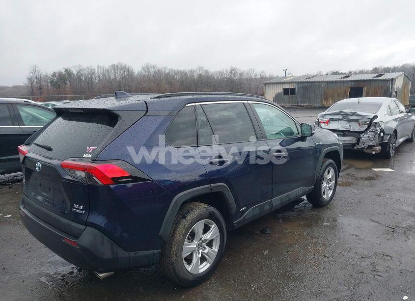 Photo 4 of 2019 Toyota Rav4 HYBRID XLE (VIN 2T3RWRFV3KW040410)