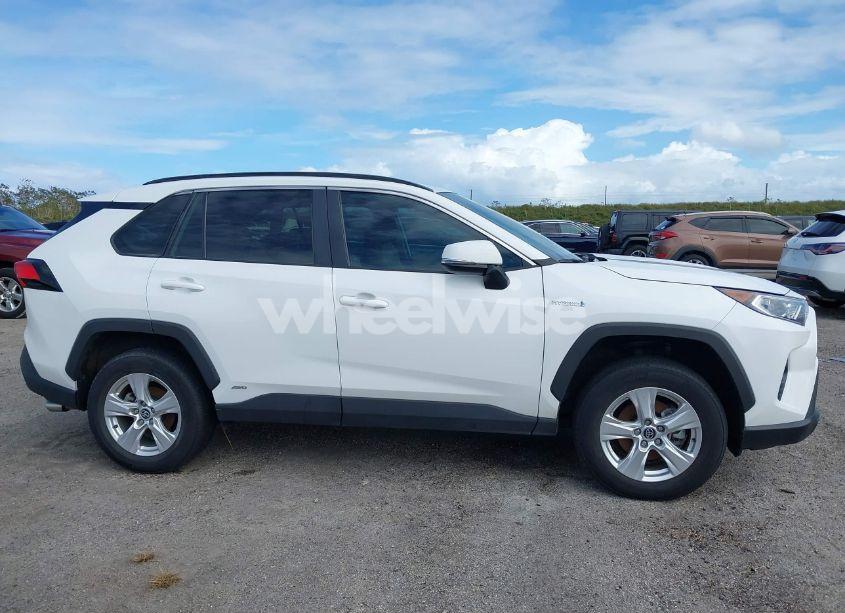 Photo 13 of 2020 Toyota Rav4 HYBRID XLE (VIN 2T3RWRFV3LW064563)