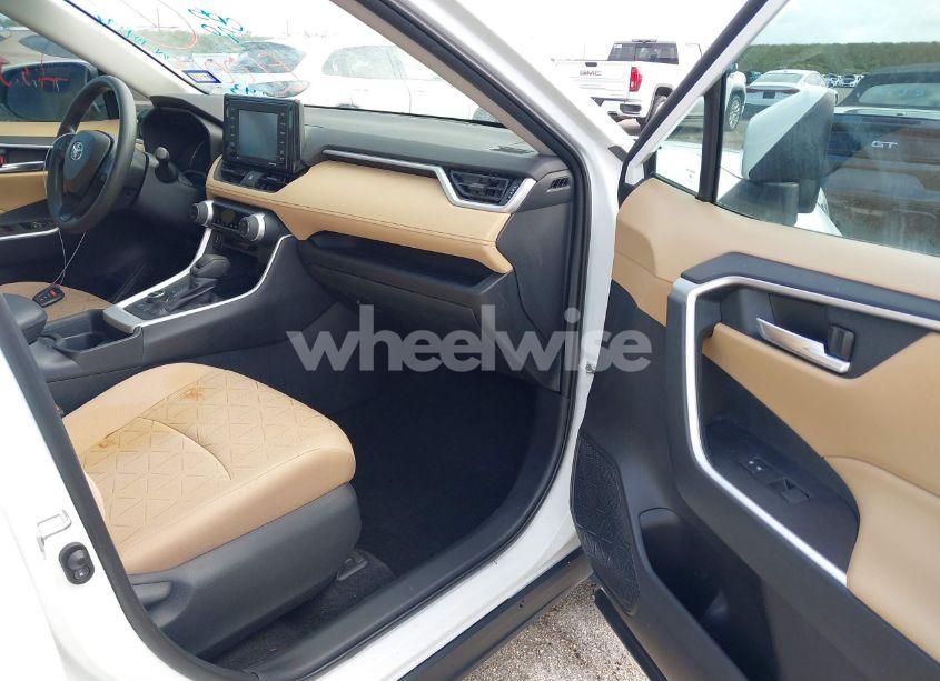 Photo 5 of 2020 Toyota Rav4 HYBRID XLE (VIN 2T3RWRFV3LW064563)