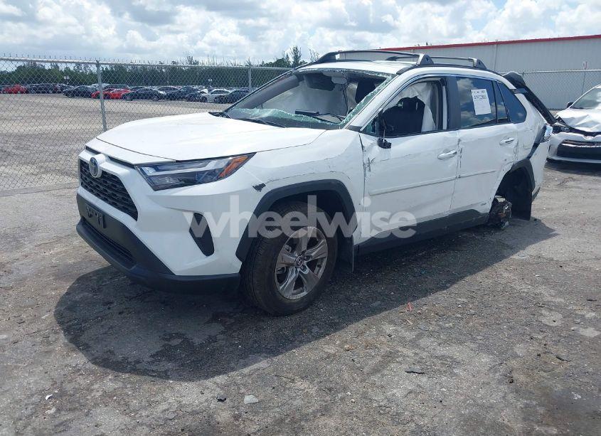 Photo 2 of 2024 Toyota Rav4 HYBRID XLE (VIN 2T3RWRFV3RW250435)