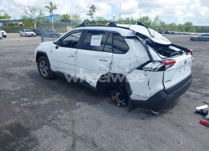 Photo 3 of 2024 Toyota Rav4 HYBRID XLE (VIN 2T3RWRFV3RW250435)