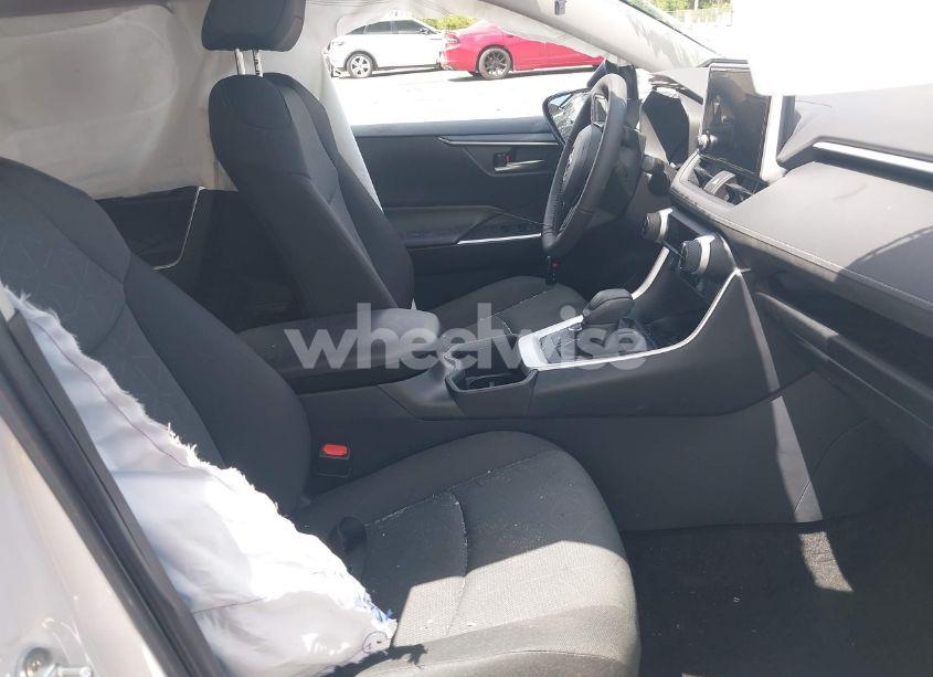 Photo 5 of 2024 Toyota Rav4 HYBRID XLE (VIN 2T3RWRFV3RW250435)