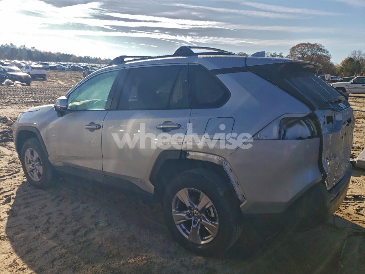 Photo 2 of 2025 TOYOTA RAV4 XLE (VIN 2T3RWRFV3SW278287)