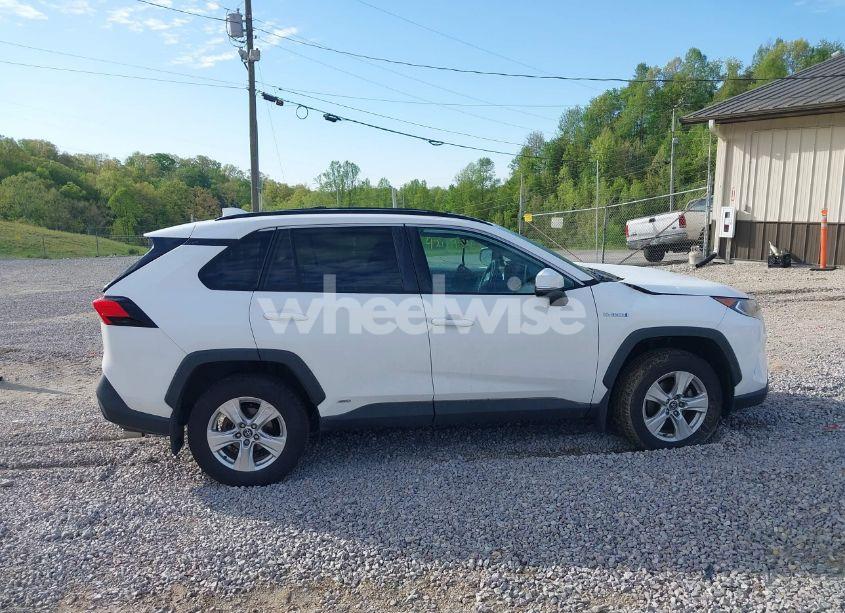 Photo 13 of 2020 Toyota Rav4 HYBRID XLE (VIN 2T3RWRFV4LW064880)