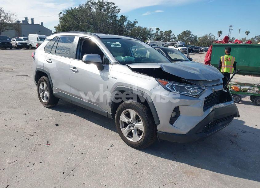 2020 Toyota Rav4 HYBRID XLE (VIN 2T3RWRFV4LW096437) main photo