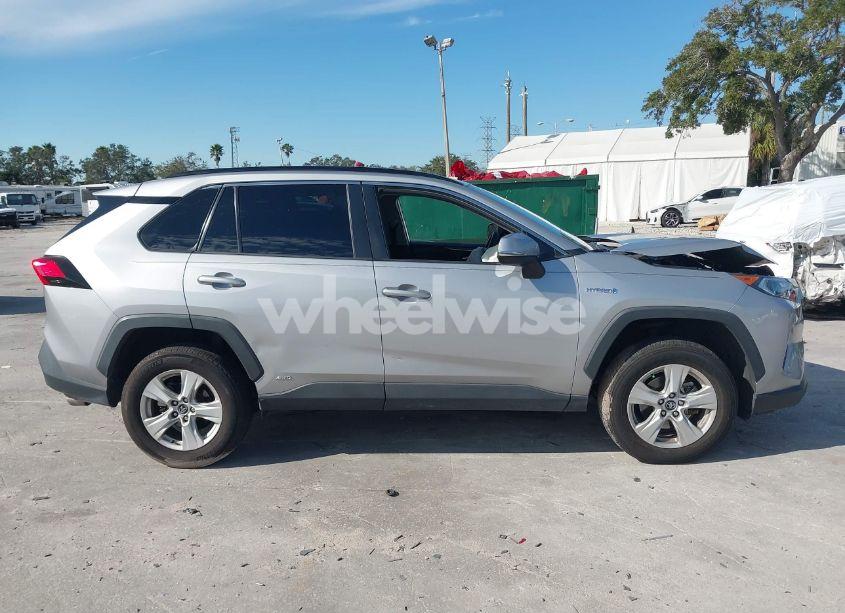 Photo 13 of 2020 Toyota Rav4 HYBRID XLE (VIN 2T3RWRFV4LW096437)