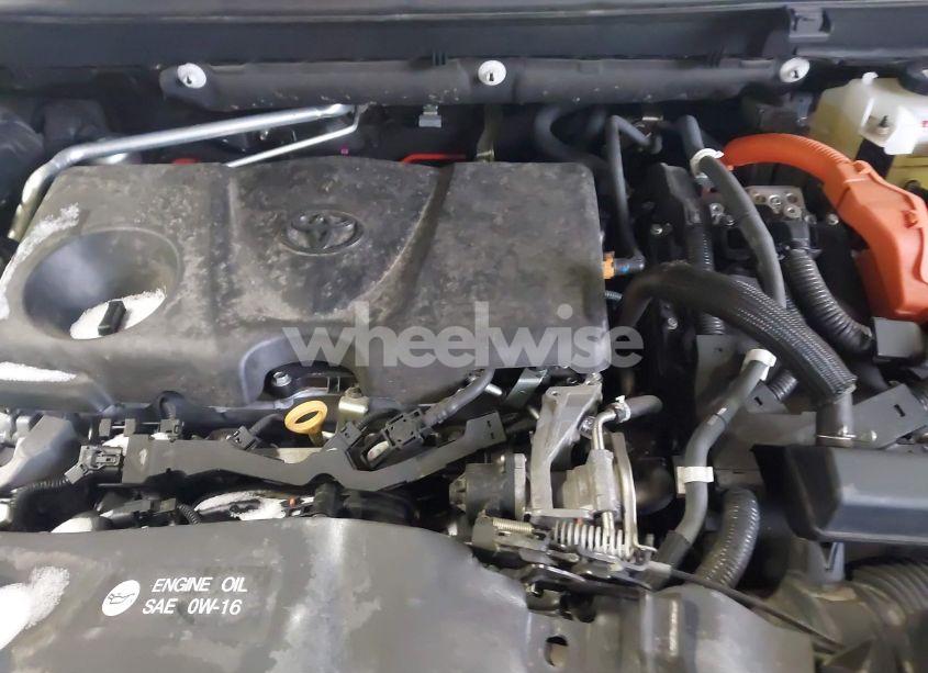 Photo 10 of 2021 Toyota Rav4 HYBRID XLE (VIN 2T3RWRFV4MW113982)