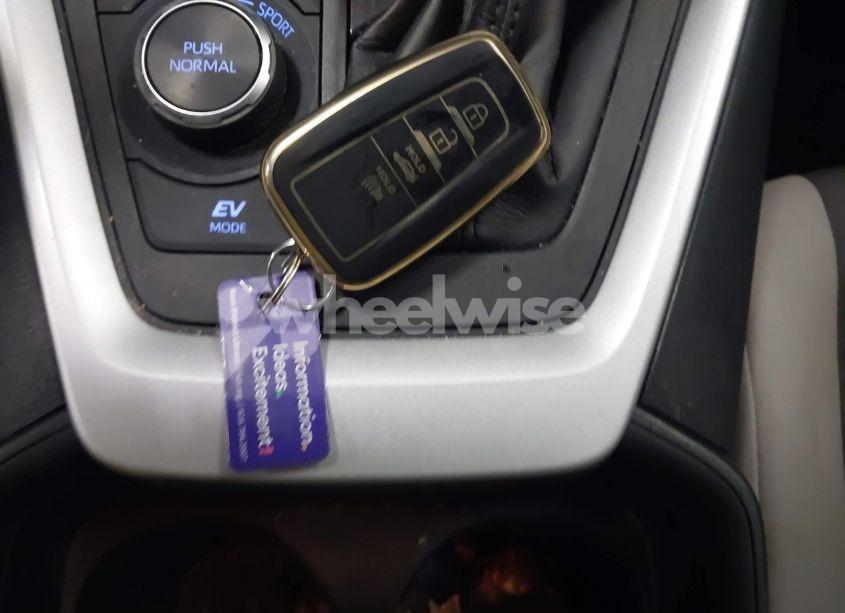 Photo 11 of 2021 Toyota Rav4 HYBRID XLE (VIN 2T3RWRFV4MW113982)