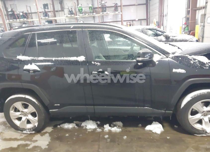 Photo 13 of 2021 Toyota Rav4 HYBRID XLE (VIN 2T3RWRFV4MW113982)