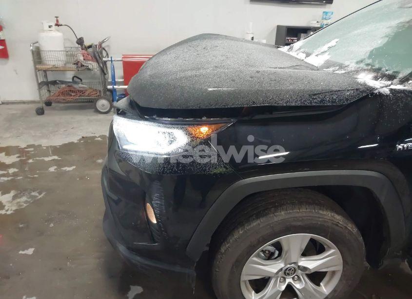 Photo 6 of 2021 Toyota Rav4 HYBRID XLE (VIN 2T3RWRFV4MW113982)