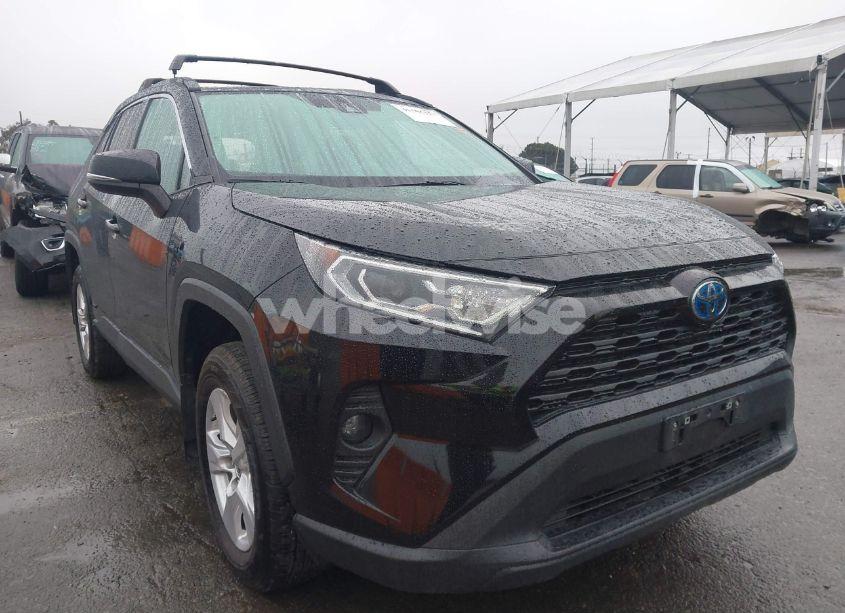2021 Toyota Rav4 HYBRID XLE (VIN 2T3RWRFV4MW116686) main photo