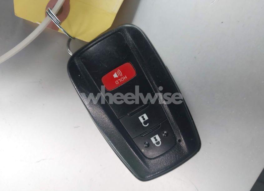 Photo 11 of 2021 Toyota Rav4 HYBRID XLE (VIN 2T3RWRFV4MW116686)