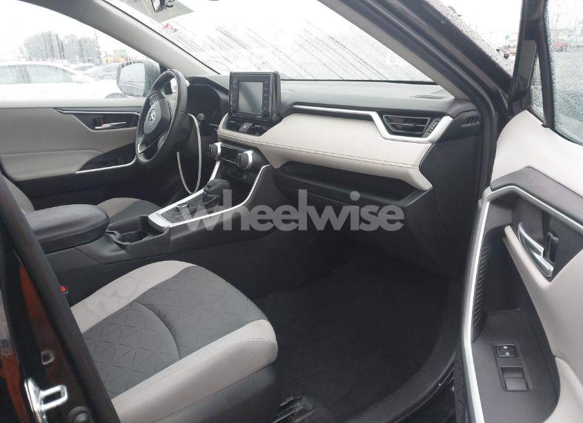 Photo 5 of 2021 Toyota Rav4 HYBRID XLE (VIN 2T3RWRFV4MW116686)