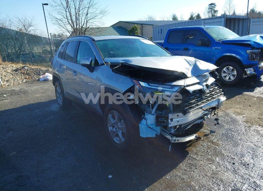 2024 Toyota Rav4 HYBRID XLE (VIN 2T3RWRFV4RW238732) main photo