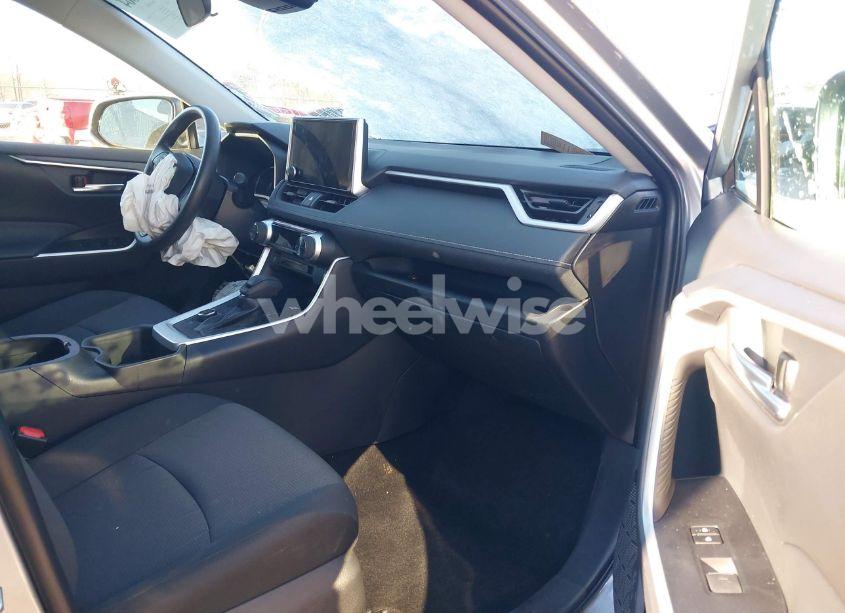 Photo 5 of 2024 Toyota Rav4 HYBRID XLE (VIN 2T3RWRFV4RW238732)