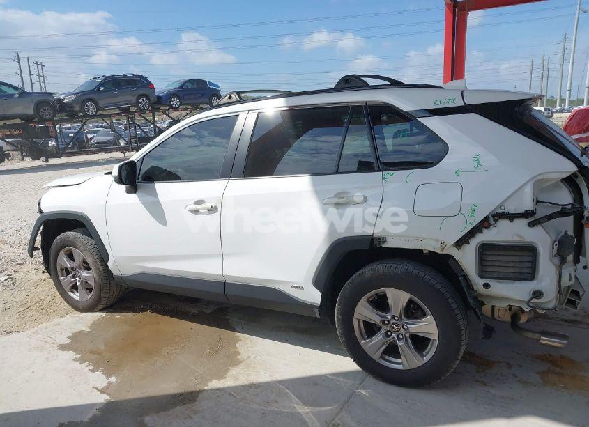 Photo 15 of 2022 Toyota Rav4 HYBRID XLE (VIN 2T3RWRFV5NW128931)