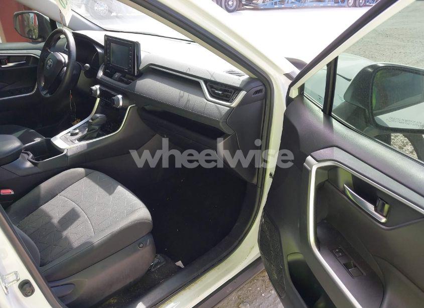 Photo 5 of 2022 Toyota Rav4 HYBRID XLE (VIN 2T3RWRFV5NW128931)