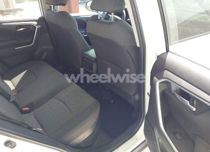 Photo 8 of 2022 Toyota Rav4 HYBRID XLE (VIN 2T3RWRFV5NW128931)