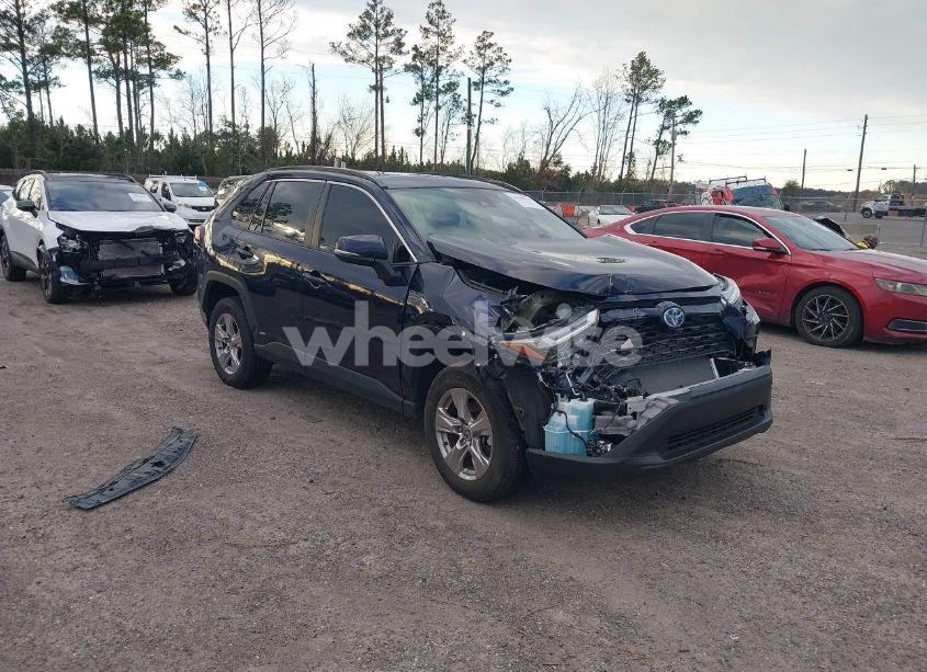 2022 Toyota Rav4 HYBRID XLE (VIN 2T3RWRFV5NW131912) main photo