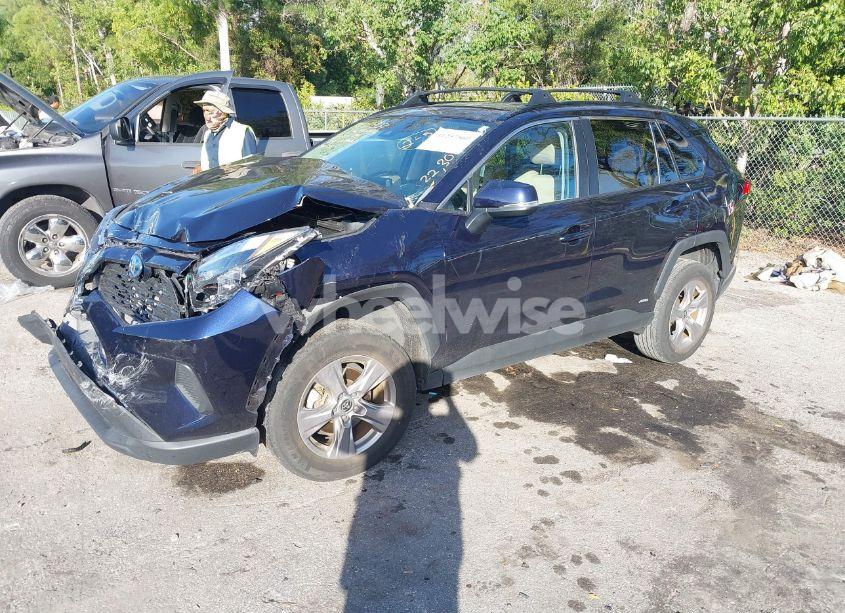 Photo 2 of 2022 Toyota Rav4 HYBRID XLE (VIN 2T3RWRFV5NW133076)