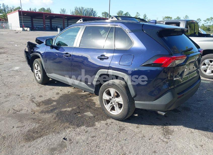 Photo 3 of 2022 Toyota Rav4 HYBRID XLE (VIN 2T3RWRFV5NW133076)