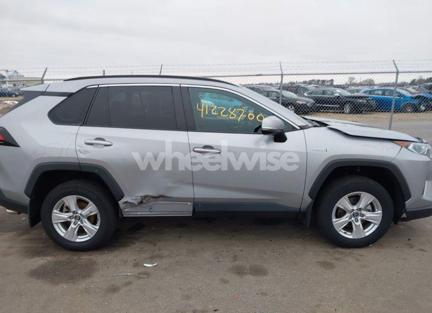 Photo 13 of 2020 Toyota Rav4 HYBRID XLE (VIN 2T3RWRFV6LW093409)