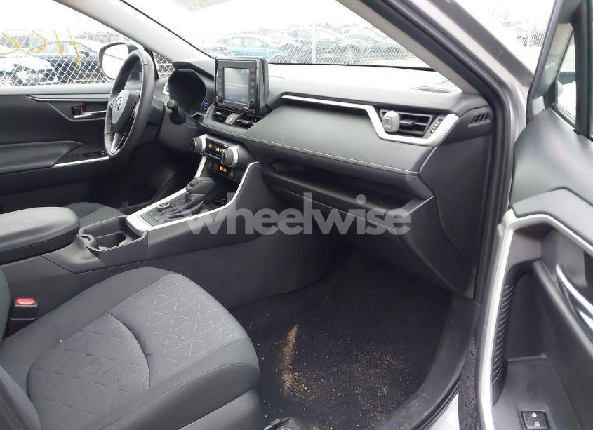 Photo 5 of 2020 Toyota Rav4 HYBRID XLE (VIN 2T3RWRFV6LW093409)