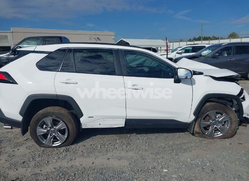 Photo 13 of 2024 Toyota Rav4 HYBRID XLE (VIN 2T3RWRFV6RW201374)