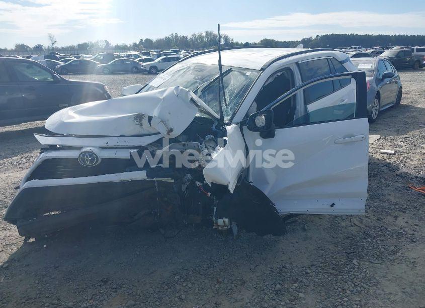 Photo 2 of 2024 Toyota Rav4 HYBRID XLE (VIN 2T3RWRFV6RW201374)