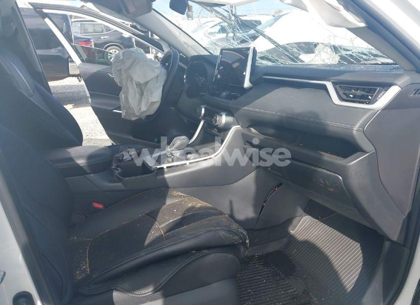 Photo 5 of 2024 Toyota Rav4 HYBRID XLE (VIN 2T3RWRFV6RW201374)