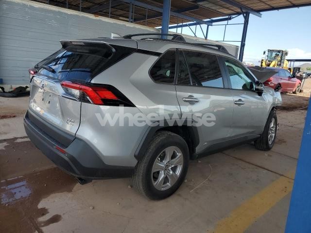 Photo 2 of 2025 TOYOTA RAV4 XLE (VIN 2T3RWRFV6SW265842)