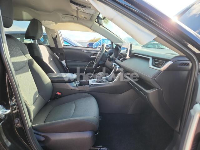 Photo 8 of 2025 TOYOTA RAV4 XLE (VIN 2T3RWRFV6SW267610)