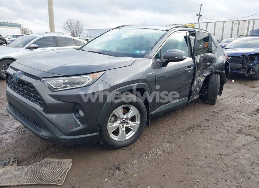 Photo 2 of 2019 Toyota Rav4 HYBRID XLE (VIN 2T3RWRFV7KW005532)