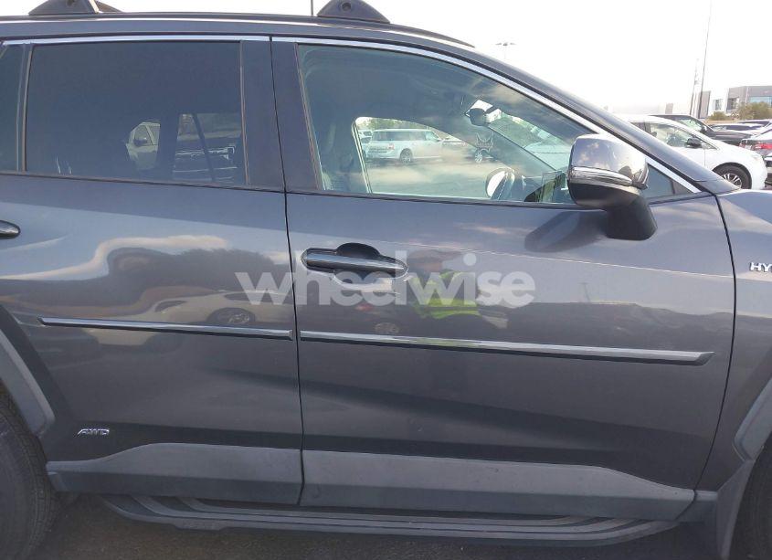 Photo 14 of 2020 Toyota Rav4 HYBRID XLE (VIN 2T3RWRFV7LW085481)