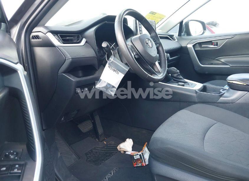 Photo 5 of 2020 Toyota Rav4 HYBRID XLE (VIN 2T3RWRFV7LW085481)