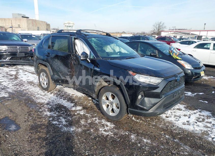 2021 Toyota Rav4 HYBRID XLE (VIN 2T3RWRFV7MW109215) main photo