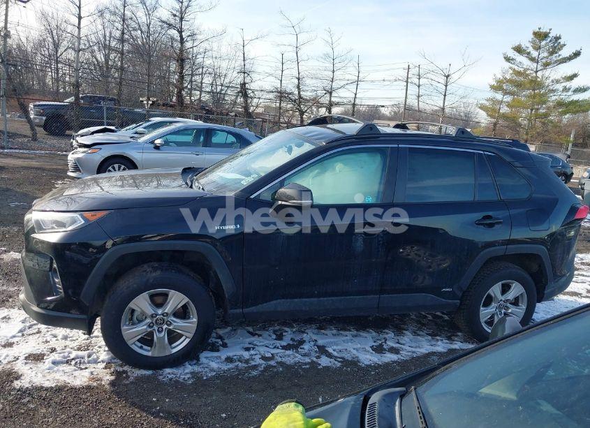 Photo 14 of 2021 Toyota Rav4 HYBRID XLE (VIN 2T3RWRFV7MW109215)
